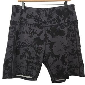 0 To 5 Gray and Black Patterned Shorts Size 3x